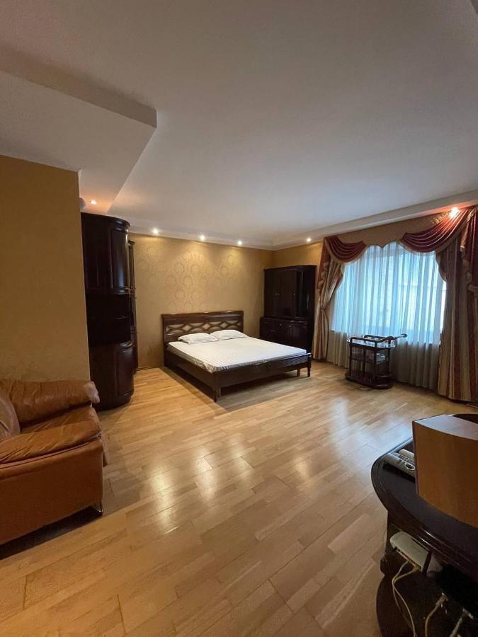 One Bedroom Kreschatik Str 4 Kiev Esterno foto