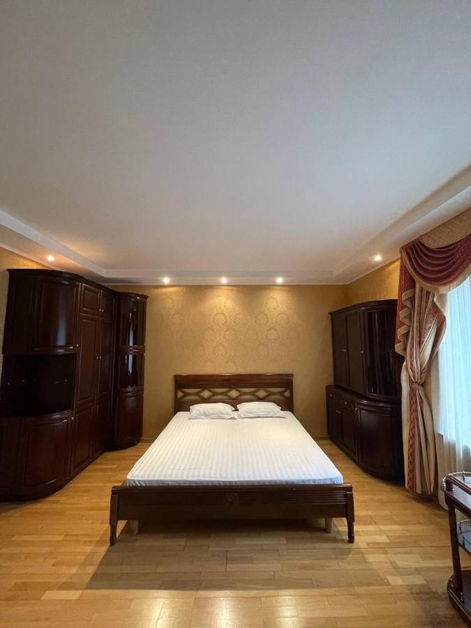 One Bedroom Kreschatik Str 4 Kiev Esterno foto