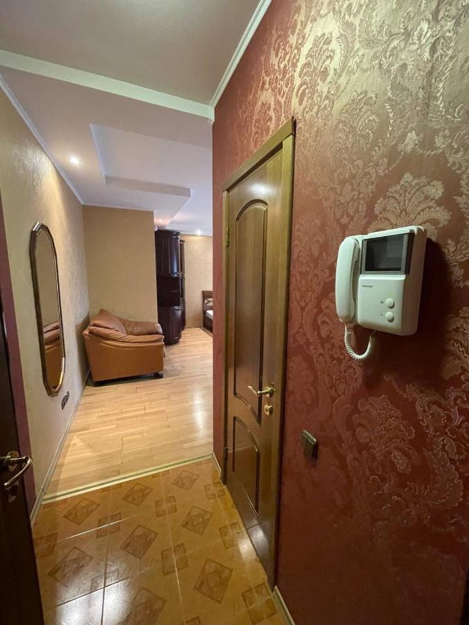 One Bedroom Kreschatik Str 4 Kiev Esterno foto